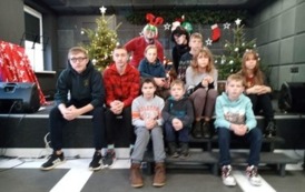 Święty Mikołaj odwiedził dzieci uczęszczające do Plac&oacute;wki wsparcia dziennego &quot;Kuźnia Talent&oacute;w&quot;. 1